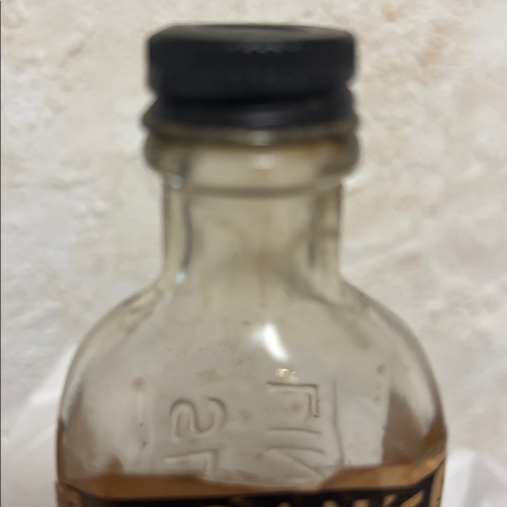 Antique 1930s Glass Bottle Of Sloan’s Liniment 2.5 Fl Oz Paper Apothecary Label - Picture 7 of 8